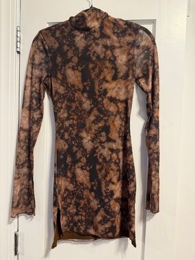 Tie-Dye Brown Long Sleeve Turtleneck Dress